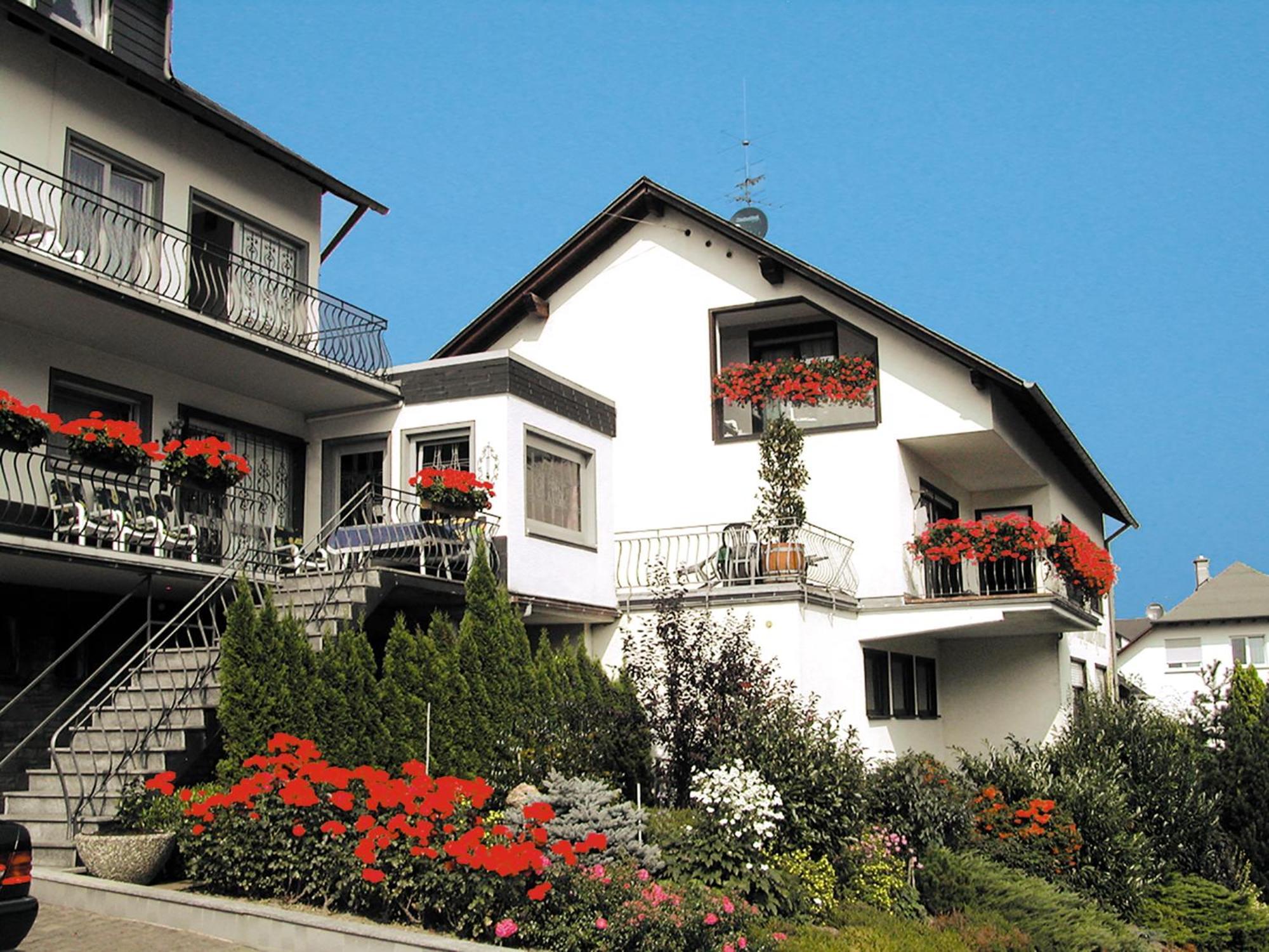 Weingut Rosenbaum Apartment Briedel Bagian luar foto